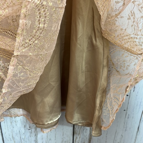 NWT Very J Rose Gold Skater Skirt Accordion Pleat Lace Overlay Mini Skirt - Picture 3 of 7